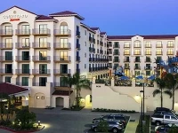 Courtyard by Marriott Anaheim Theme Park Entrance 