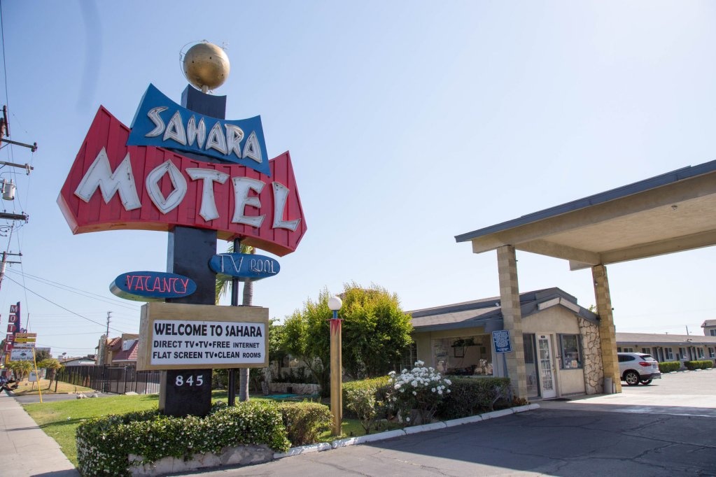 Sahara Motel 