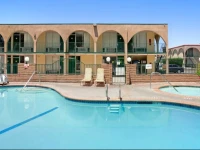 Super 8 Anaheim/near Main Gate 