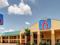 Motel 6 Arlington 