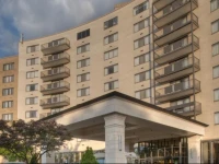 Arlington Court Suites Hotel 