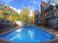 Shadow Mountain Lodge 
