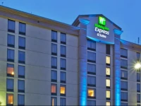 Holiday Inn Express & Suites Atlanta Perimeter Mall Hotel 