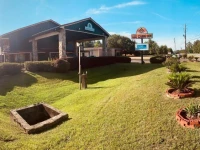 Log Cabin Inn 