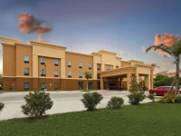 Hampton Inn Beeville 3*
