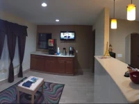 Esquire Inn 