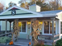 Seascape Motel & Cottages 