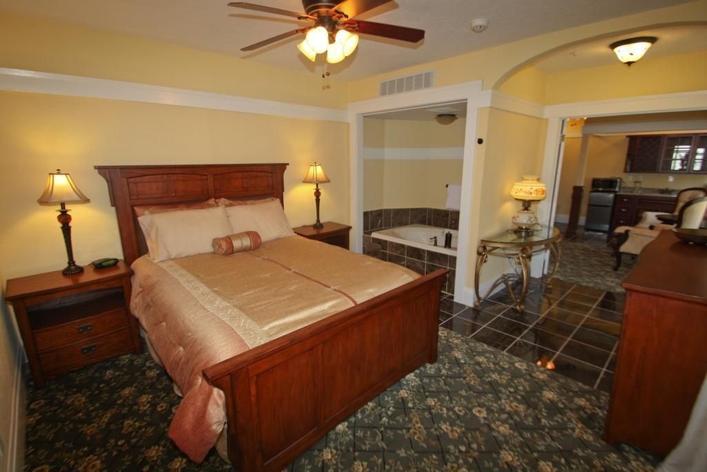 Shorelight Inn 
