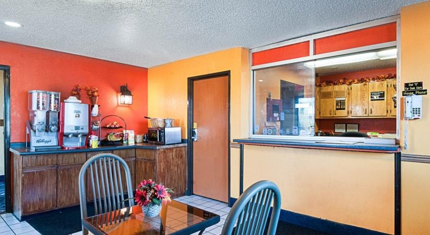 Rodeway Inn Benton Harbor 
