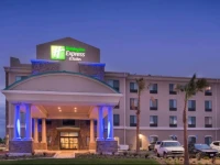 Holiday Inn Express Bakersfield Airport 
