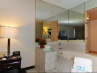 Rodeway Inn and Suites Bakersfield 