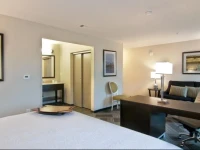 Hampton Inn & Suites Bellevue Downtown/Seattle 