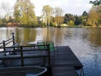 Holzhaus am See 