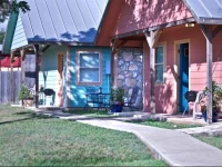 Blanco Riverside Cottages 