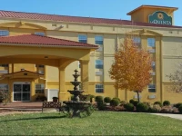 La Quinta Inn & Suites Blue Springs 