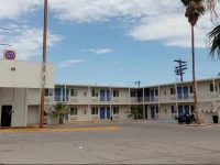 Motel 6 Blythe - South 