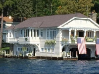 Lake George Boathouse Bed & Breakfast 