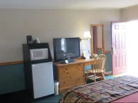 Royal 7 Budget Inn Motel 