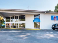 Motel 6 - Tampa Fairgrounds 