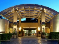 Sheraton Milwaukee Brookfield 