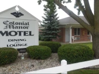 Colonial Manor Motel 