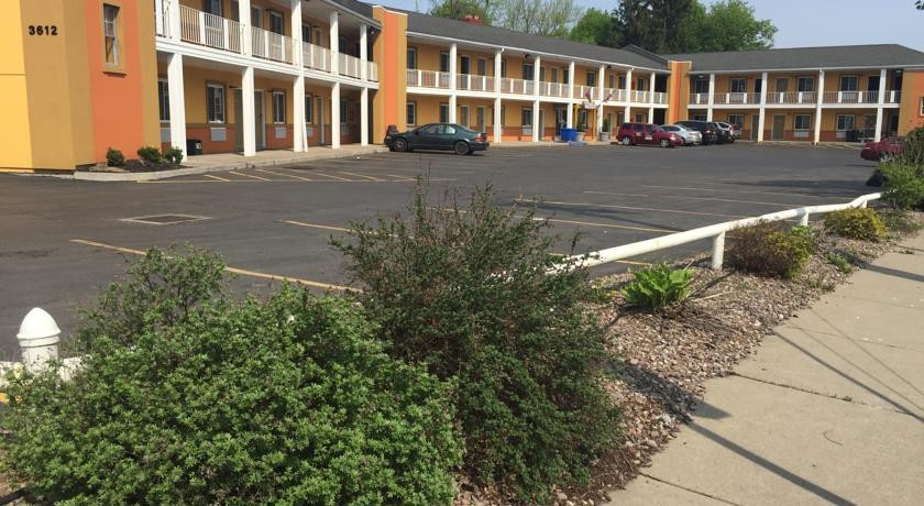 University Manor Inn 