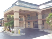 Super 8 Byron/South Macon 