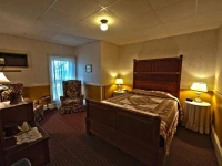 Riverside: The Inn at Cambridge Springs 