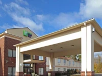 Holiday Inn Express & Suites Camden 
