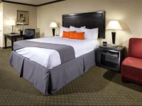 Canoga Hotel at Warner Center 