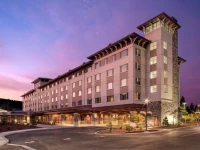 Seven Feathers Casino Resort 