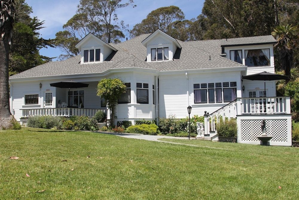 Monarch Cove Inn 