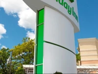 Holiday Inn Westbury-Long Island 