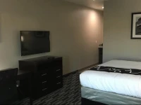Catoosa Inn & Suites 