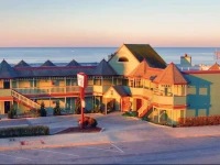 Shoreline Inn...on the beach 