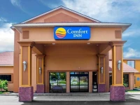 Comfort Inn Near Walden Galleria Mall- Cheektowaga 