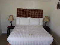 Deep Water Inn 