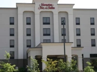 Hampton Inn & Suites Chesapeake-Square Mall 