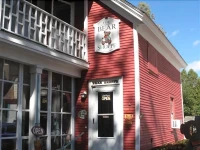 Hugging Bear Inn 
