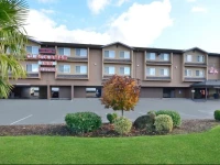 Clackamas Inn and Suites 