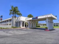 Motel 6 Claremont 