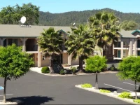Cloverdale Wine Country Inn & Suites 
