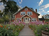 Robins Nest Bed & Breakfast 