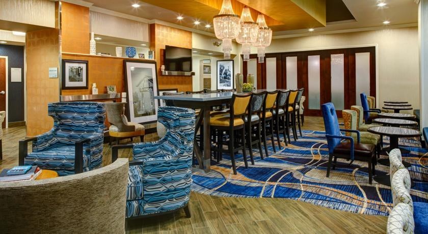 Hampton Inn and Suites Columbus, MS 