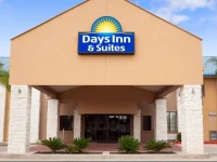 Days Inn and Suites Conroe 