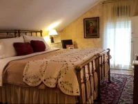 The White House Inn 
