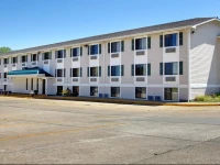 Super 8 Iowa City Coralville 