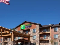 Holiday Inn Express & Suites Custer 