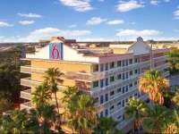 Motel 6 Cutler Bay 