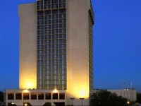 Crowne Plaza Hotel Dallas Market Center 